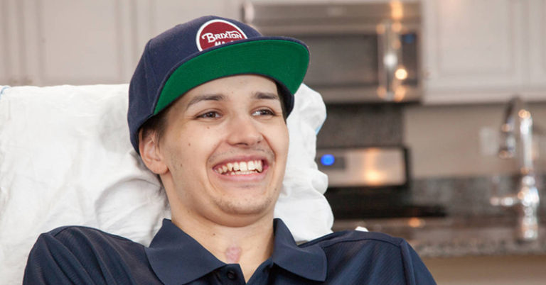 First Paralyzed Human Treated With Stem Cells Has Regained His Upper Body Movement - Featured image