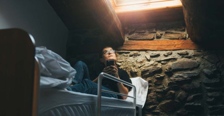 Young people are choosing to live in “pods” instead of apartments - Featured image