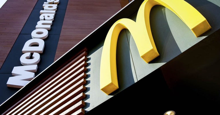 McDonald’s Customers Are Shocked After Realizing What Sweet ‘N’ Sour Sauce Is Made From - Featured image