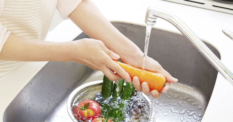 How To Remove Pesticides From Your Produce - Featured image