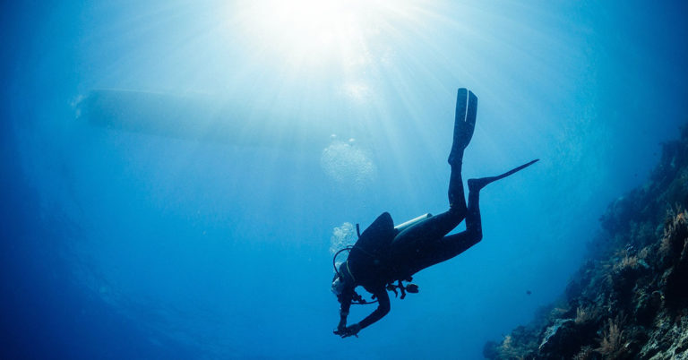 Japanese man goes diving every week to find body of wife who went missing during 2011 tsunami - Featured image