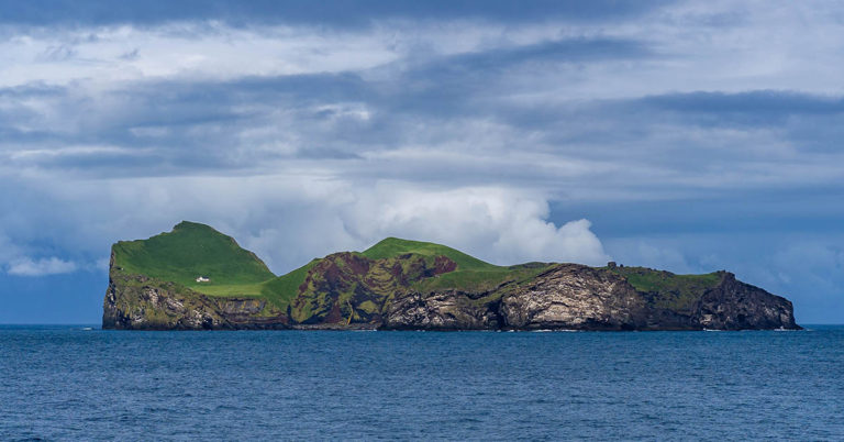Man Stays Overnight at ‘World’s Loneliest House’ Hours from Civilization That People Are Banned From Visiting - Featured image