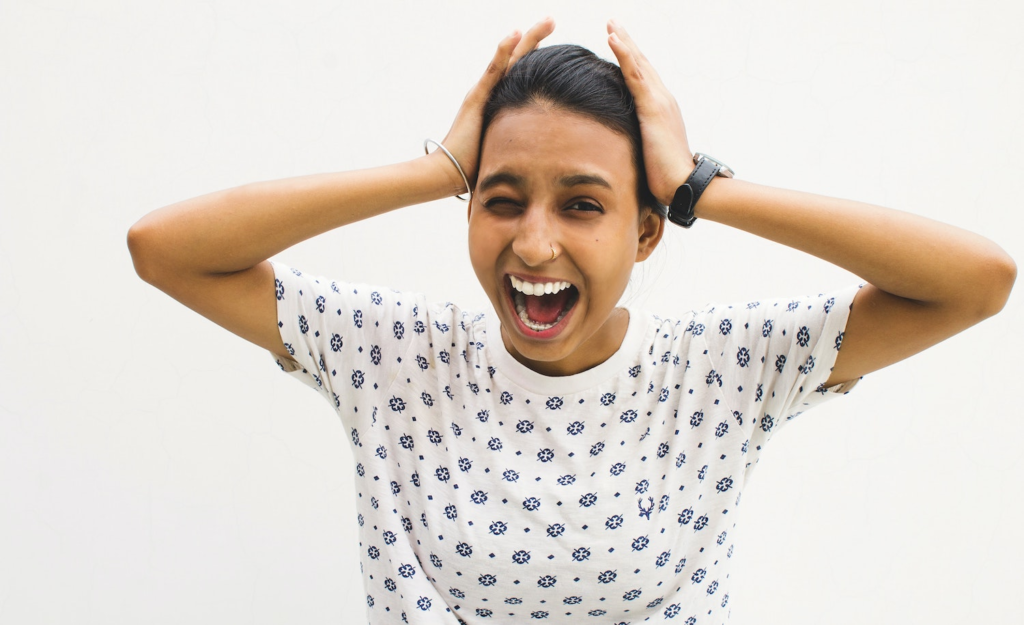 9 Signs of Chronic Overstimulation - Featured image