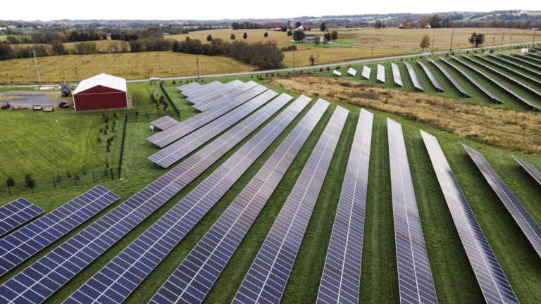 Solar panels that can generate electricity at night have been developed at Stanford - Featured image