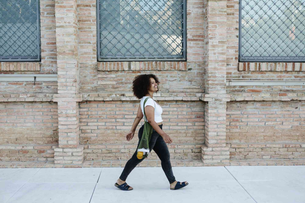 How 2 Minutes of Walking After a Meal Can Help Control Blood Sugar Levels - Featured image