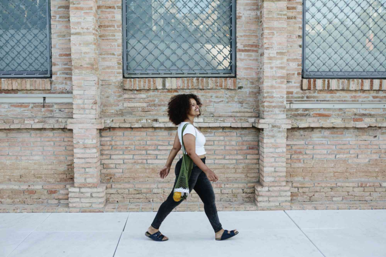 How 2 Minutes of Walking After a Meal Can Help Control Blood Sugar Levels - Featured image