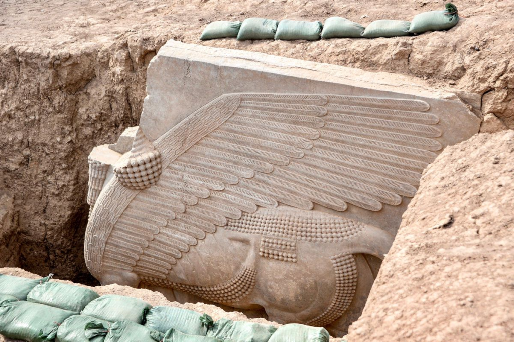Stunning 2,700-Year-Old Sculpture Unearthed in Iraq - Featured image