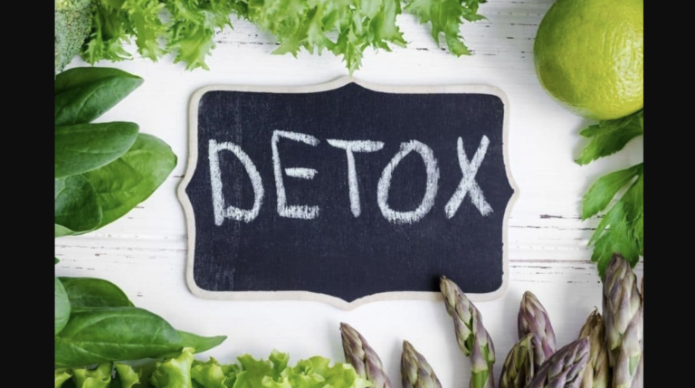 10+ Tips for a Successful Sugar Detox (Without Withdrawal) - Featured image