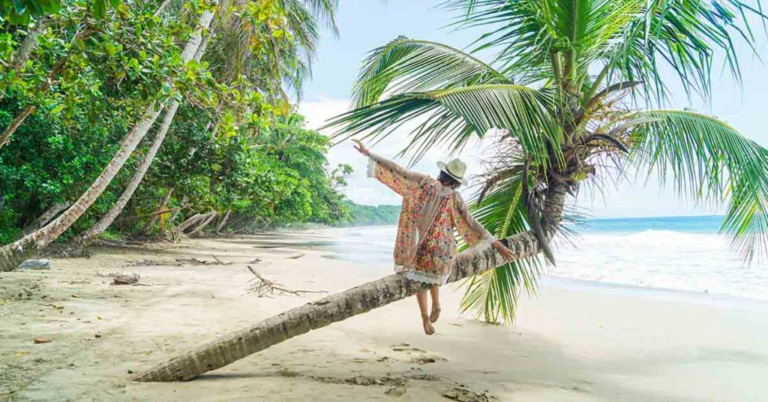 10+ Reasons Why Costa Rica Should Be Your Next Travel Destination - Featured image
